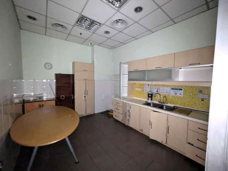 Berjaya Times Square Office Commercial untuk Untuk Disewa - RM 43,208 /bulan, Apr 2026 - Kitchen - PropertyGuru.com.my