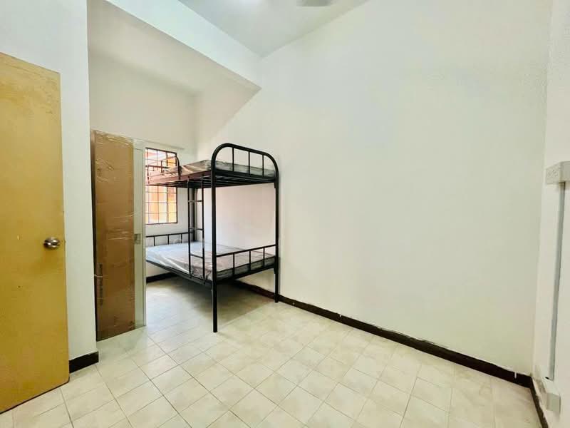 2-storey Terraced House for Sale in Shah Alam (Selangor) - Mohd Faizal - Bedroom - PropertyGuru.com.my