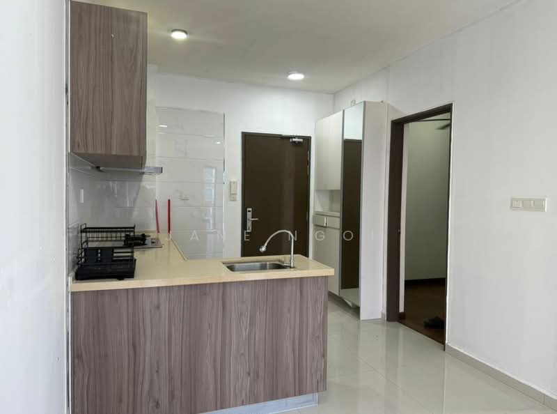 Service Residence for Sale at Country Garden Central Park - Jane Ngoi - Kitchen - PropertyGuru.com.my