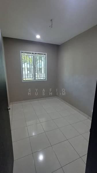 Apartment for Sale at Azaria - Syafiq Hushim - Bedroom - PropertyGuru.com.my