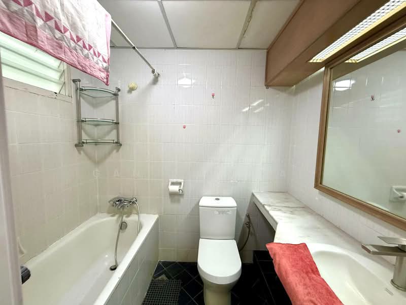 Kondominium untuk Disewa di Sri York Condominium - Gan Chun Kai - Bathroom - PropertyGuru.com.my