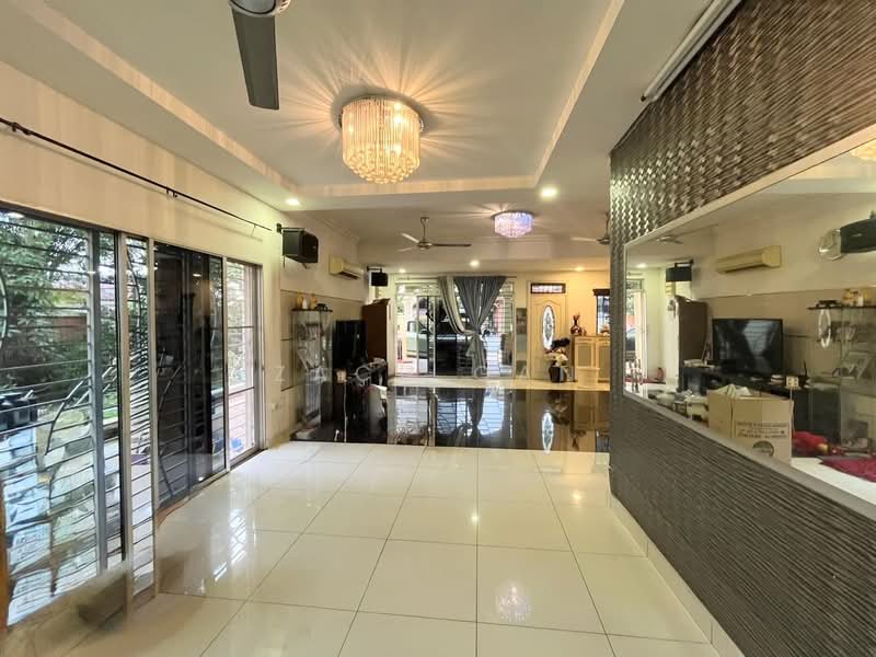Jalan Limau Kasturi, Taman Wangi (also known as Tepi Sungai) untuk Untuk Dijual - RM 850,000, Mac 2026 - Living Room - PropertyGuru.com.my