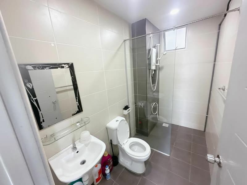 East Bay (Seri Bayan) untuk Untuk Disewa - RM 2,000 /bulan, Mac 2026 - Bathroom - PropertyGuru.com.my