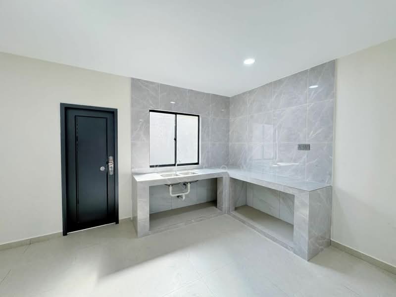 2-storey Terraced House for Sale in Taman Megah Ria (Masai) - Ck Leow - Kitchen - PropertyGuru.com.my