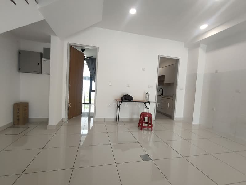 Taman Puchong Legenda untuk Untuk Disewa - RM 5,100 /bulan, Mac 2026 - Living Room - PropertyGuru.com.my