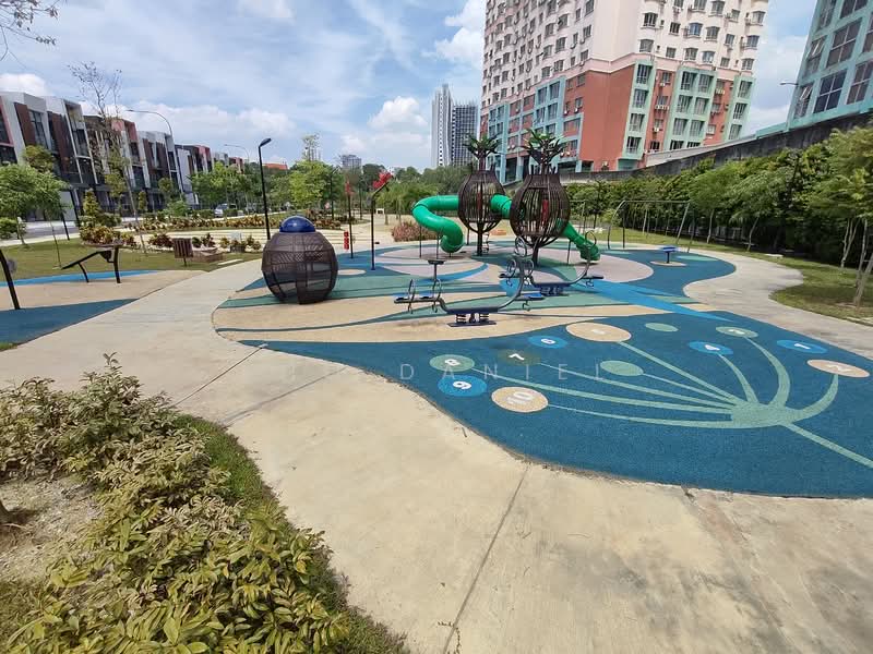 Taman Puchong Legenda untuk Untuk Disewa - RM 5,100 /bulan, Mac 2026 - Exterior - PropertyGuru.com.my