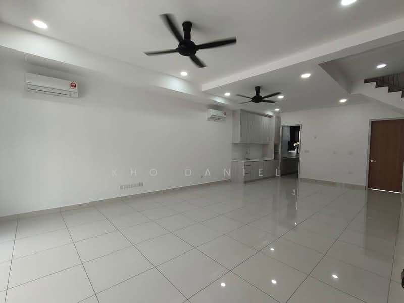 3-storey Terraced House for Rent in BANDAR PUCHONG JAYA (Puchong) - Kho Daniel - Living Room - PropertyGuru.com.my