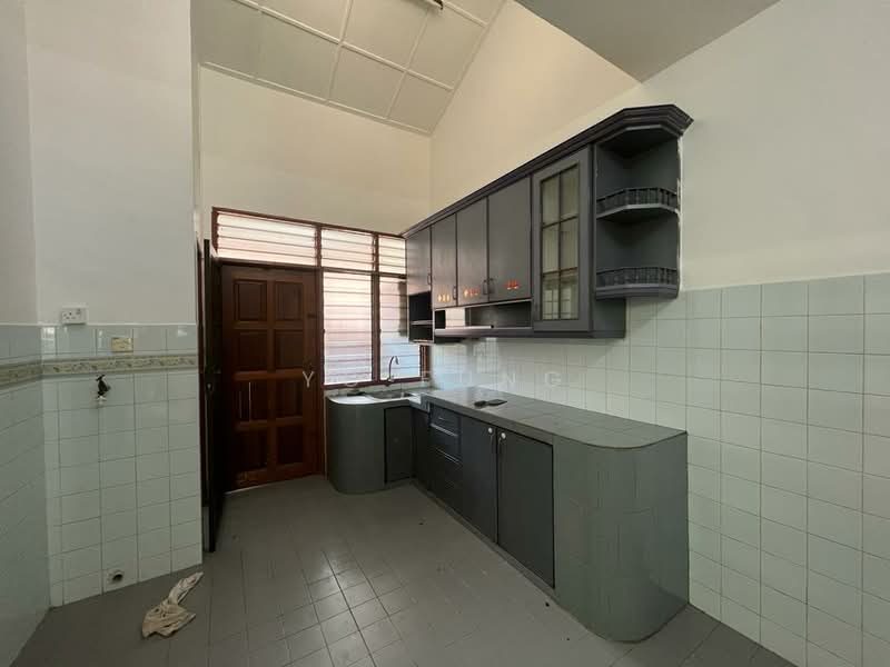 1-storey Terraced House for Rent in Permas Jaya (Johor Bahru) - YC Fung - Kitchen - PropertyGuru.com.my