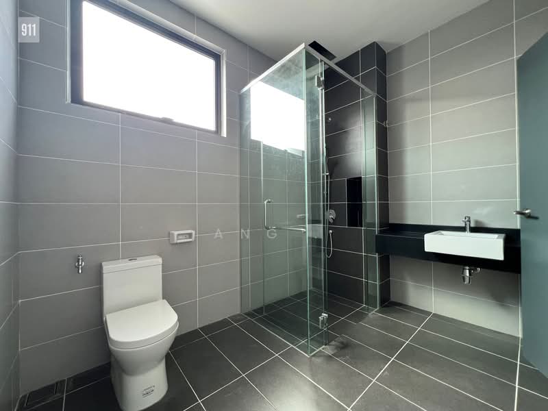 Semi-Detached House for Sale in Klang (Selangor) - Ang . - Bathroom - PropertyGuru.com.my