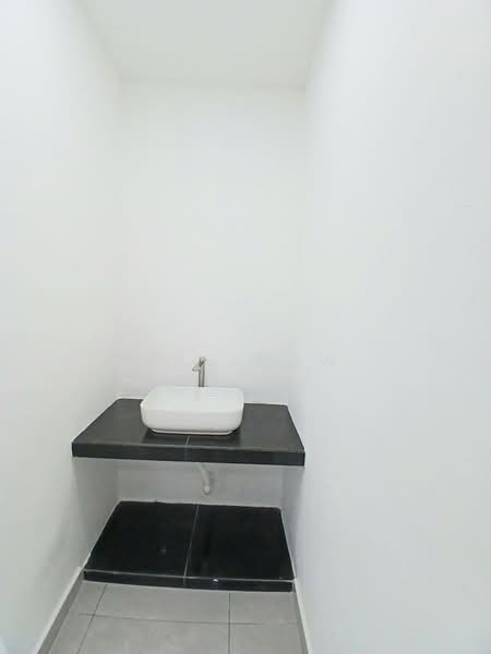 1-storey Terraced House for Sale in Taman Puteri Wangsa (Ulu Tiram) - Ck Leow - Bathroom - PropertyGuru.com.my