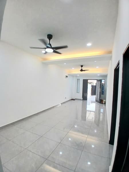 1-storey Terraced House for Sale in Taman Puteri Wangsa (Ulu Tiram) - Ck Leow - Living Room - PropertyGuru.com.my