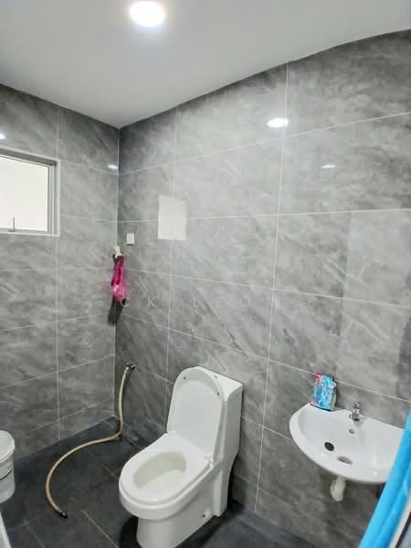 1-storey Terraced House for Sale in Taman Puteri Wangsa (Ulu Tiram) - Ck Leow - Bathroom - PropertyGuru.com.my