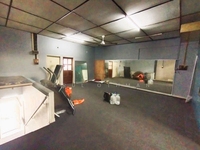 Shop for Sale in Lukut (Negeri Sembilan) - Azrul Othman - Gym - PropertyGuru.com.my