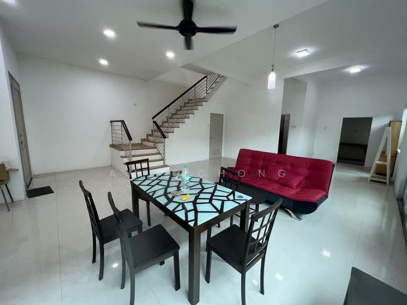 Cluster House for Sale in Bandar Lahat Mines (Lahat) - Amie Chong - Living Room - PropertyGuru.com.my