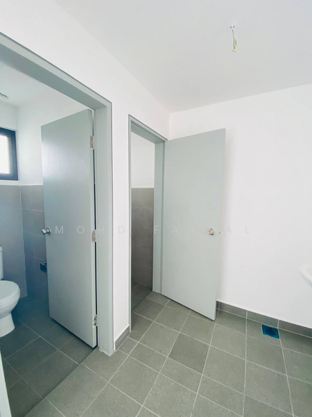 Ground Floor Serene Square Serene Heights Semenyih untuk Untuk Disewa - RM 3,500 /bulan, Mac 2026 - Bathroom - PropertyGuru.com.my