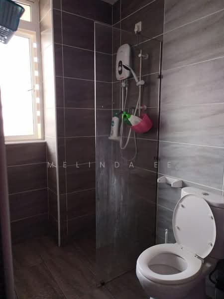 Service Residence for Sale at KSL Residence @ Daya - Melinda Ee - Bathroom - PropertyGuru.com.my