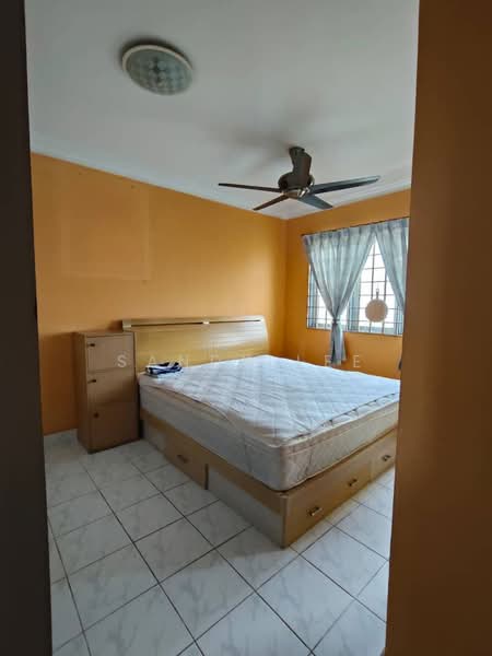 Desa Sri Puteri B untuk Untuk Dijual - RM 239,000, Mac 2026 - Bedroom - PropertyGuru.com.my
