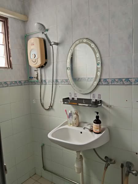 Desa Sri Puteri B untuk Untuk Dijual - RM 238,000, Mac 2026 - Bathroom - PropertyGuru.com.my