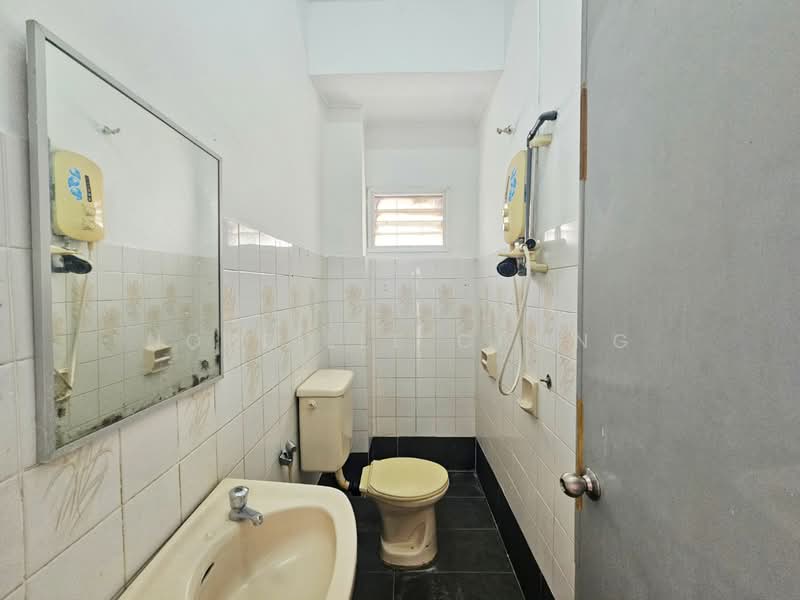 Rumah Teres 2 Tingkat untuk Dijual di Usj 9 (Subang Jaya) - Nobeille Chung - Bathroom - PropertyGuru.com.my