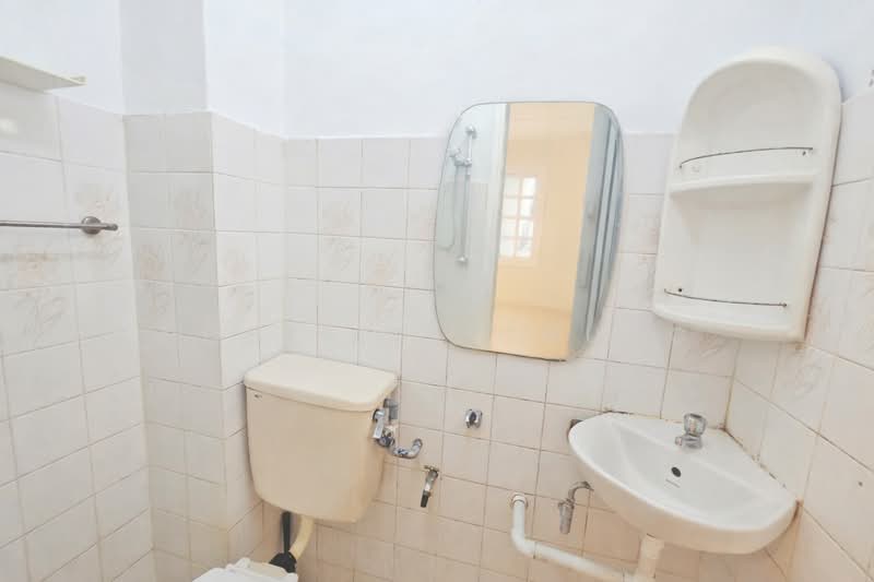 Rumah Teres 2 Tingkat untuk Dijual di Usj 9 (Subang Jaya) - Nobeille Chung - Bathroom - PropertyGuru.com.my