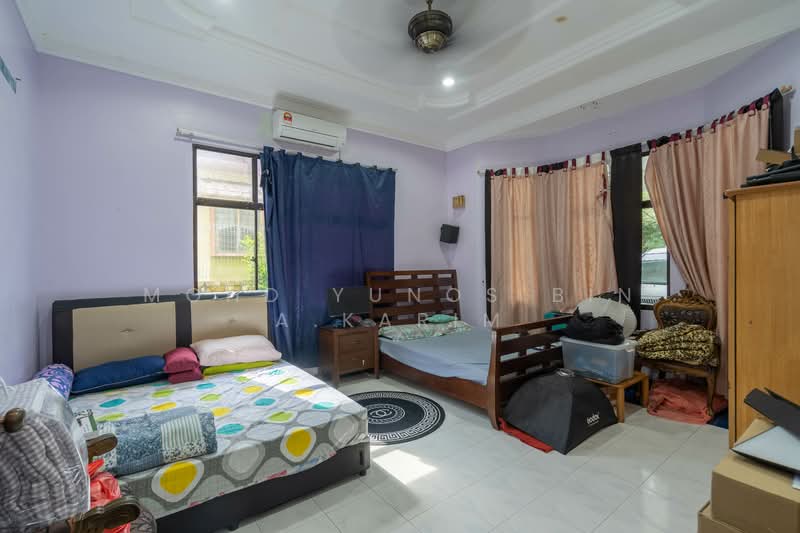 Bungalow for Sale in Kampung Istana (Batu Pahat) - Mohd Yunos Bin A.Karim - Bedroom - PropertyGuru.com.my