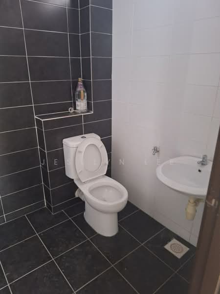 Rumah Berkembar untuk Dijual di Taman Setia Impian (Kajang) - Jesslyn Lee - Bathroom - PropertyGuru.com.my