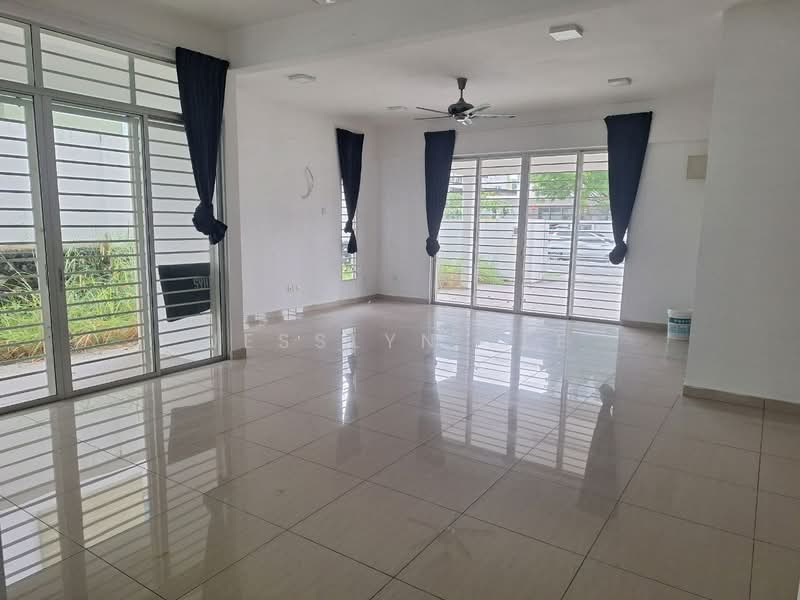 Rumah Berkembar untuk Dijual di Taman Setia Impian (Kajang) - Jesslyn Lee - Living Room - PropertyGuru.com.my