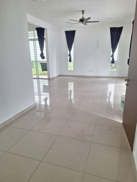 Rumah Berkembar untuk Dijual di Taman Setia Impian (Kajang) - Jesslyn Lee - Living Room - PropertyGuru.com.my