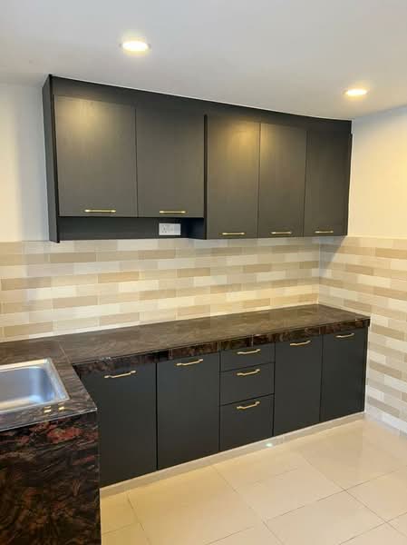 Taman Sri Batu Caves untuk Untuk Disewa - RM 1,500 /bulan, Mac 2026 - Kitchen - PropertyGuru.com.my