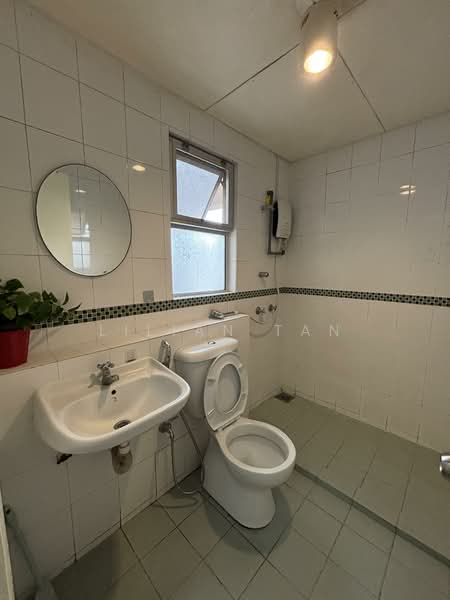 Condominium for Sale at Seri Maya Condominium - Lilian Tan - Bathroom - PropertyGuru.com.my