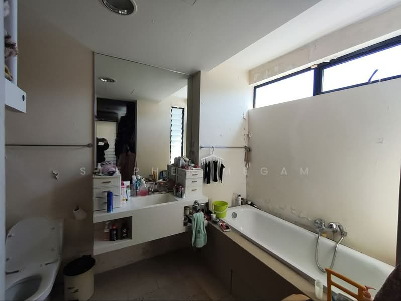 3-storey Terraced House for Sale in 20 Trees (Melawati) - Stephen Megam - Bathroom - PropertyGuru.com.my