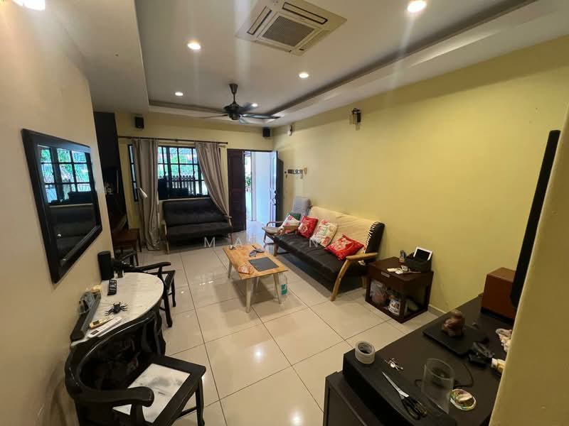 1-storey Terraced House for Sale in Tanjung Tokong (Penang) - Max Ng - Living Room - PropertyGuru.com.my