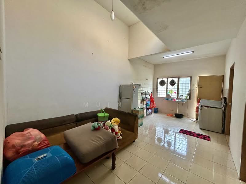 1-storey Terraced House for Sale in Meru (Klang) - Muin Mn - Living Room - PropertyGuru.com.my