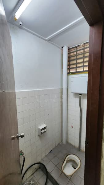 Shop / Office for Rent in Taman Puteri Wangsa (Ulu Tiram) - Yi En Puah - Bathroom - PropertyGuru.com.my