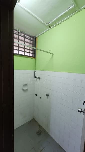 Shop / Office for Rent in Taman Puteri Wangsa (Ulu Tiram) - Yi En Puah - Bathroom - PropertyGuru.com.my