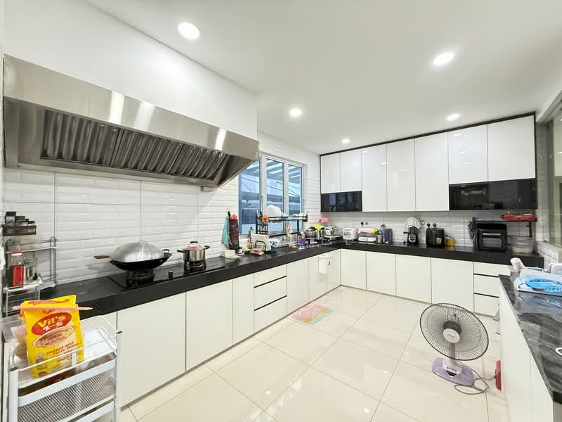Cluster House for Sale in Jade Hills (Kajang) - Max Lee - Kitchen - PropertyGuru.com.my