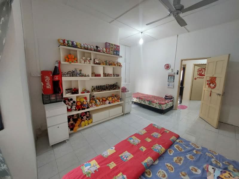 2-storey Terraced House for Sale in Bandar Sungai Long (Selangor) - Tommy Wong - Bedroom - PropertyGuru.com.my