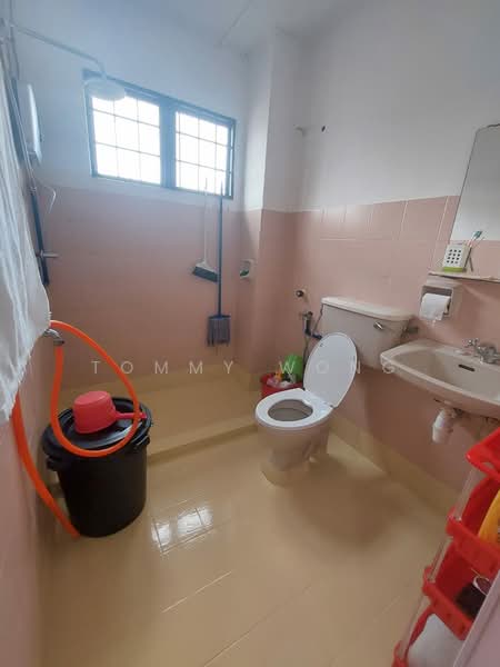 2-storey Terraced House for Sale in Bandar Sungai Long (Selangor) - Tommy Wong - Bathroom - PropertyGuru.com.my