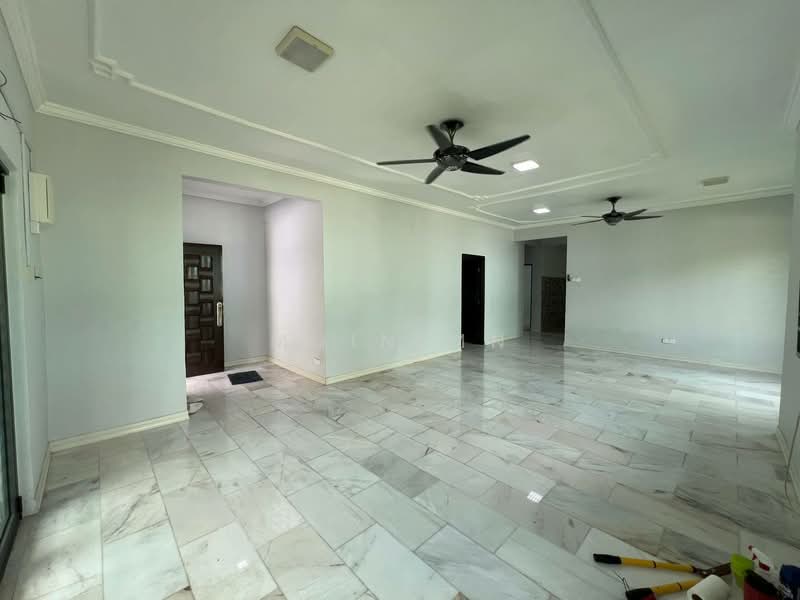 Bandar Bukit Beruntung untuk Untuk Dijual - RM 670,000, Mac 2026 - Living Room - PropertyGuru.com.my