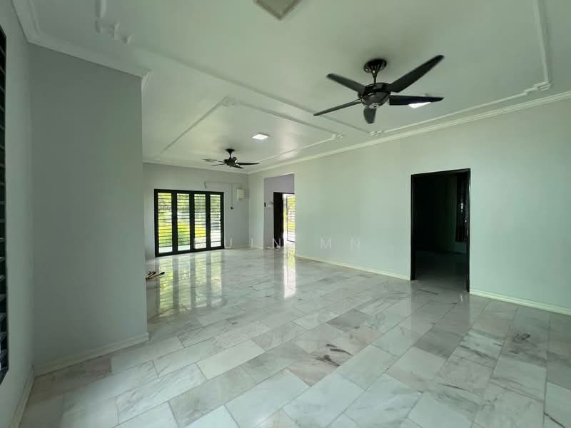 Bandar Bukit Beruntung untuk Untuk Dijual - RM 670,000, Mac 2026 - Living Room - PropertyGuru.com.my