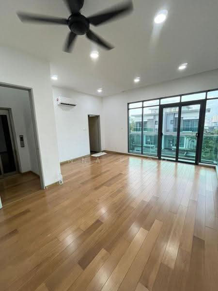 Rumah Berkembar untuk Dijual di Desa Petaling (Kuala Lumpur) - Rinna Khoo - Living Room - PropertyGuru.com.my