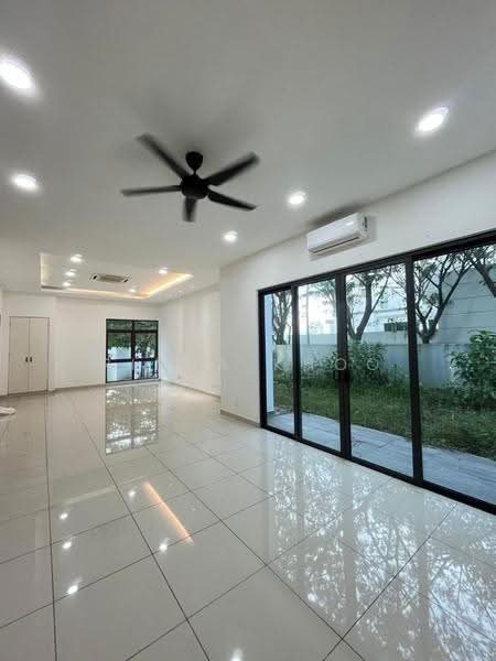 Rumah Berkembar untuk Dijual di Desa Petaling (Kuala Lumpur) - Rinna Khoo - Living Room - PropertyGuru.com.my
