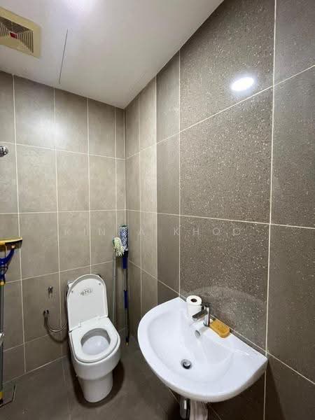 Rumah Berkembar untuk Dijual di Desa Petaling (Kuala Lumpur) - Rinna Khoo - Bathroom - PropertyGuru.com.my