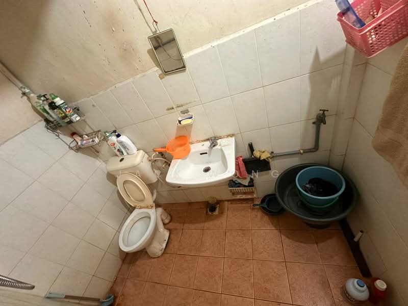 Flat for Sale at Taman Pulai Utama - Jack Wong - Bathroom - PropertyGuru.com.my