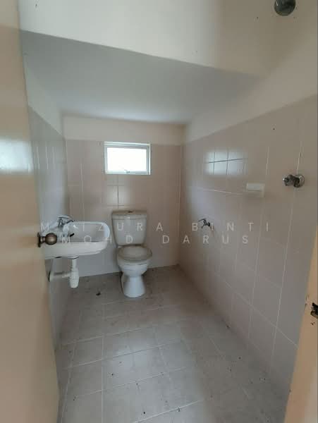 Bungalow for Sale in Mahkota Hills (Lenggeng) - Maizura binti Mohd Darus - Bathroom - PropertyGuru.com.my