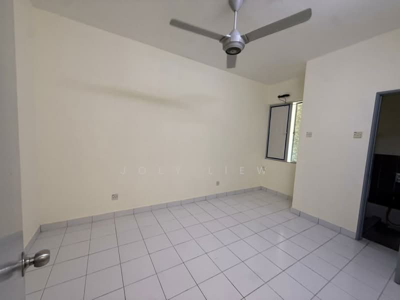 2-storey Terraced House for Rent in Bandar Sungai Long (Selangor) - Joly Liew - Living Room - PropertyGuru.com.my