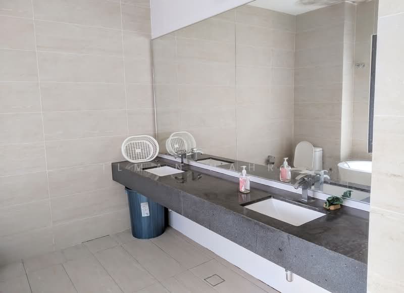Semi-Detached House for Sale in Seri Kembangan (Selangor) - Ilman Nahri - Bathroom - PropertyGuru.com.my