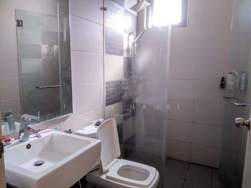 Semi-Detached House for Sale in Seri Kembangan (Selangor) - Ilman Nahri - Bathroom - PropertyGuru.com.my