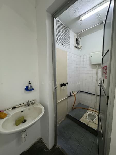 Cheras Jaya Industrial Park untuk Untuk Disewa - RM 35,000 /bulan, Mac 2026 - Bathroom - PropertyGuru.com.my