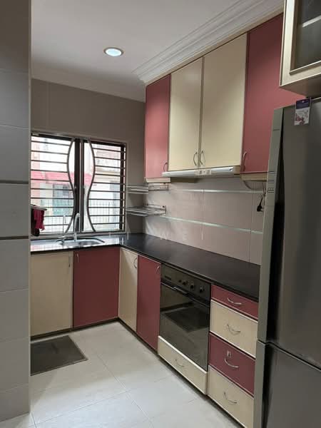2-storey Terraced House for Rent in Taman Mount Austin (Tebrau) - Li Wei - Kitchen - PropertyGuru.com.my